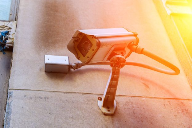 rsz_security-camera-private-property-protection-monito-2022-11-12-10-38-30-utc (1) top 5 beveiligingssystemen 2023